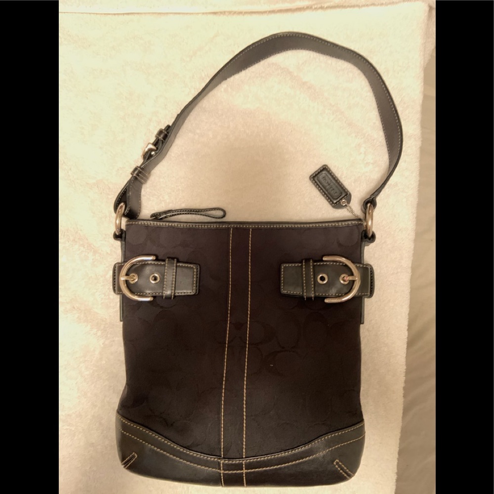 Authentic COACH Black Signature Purse-EUC
